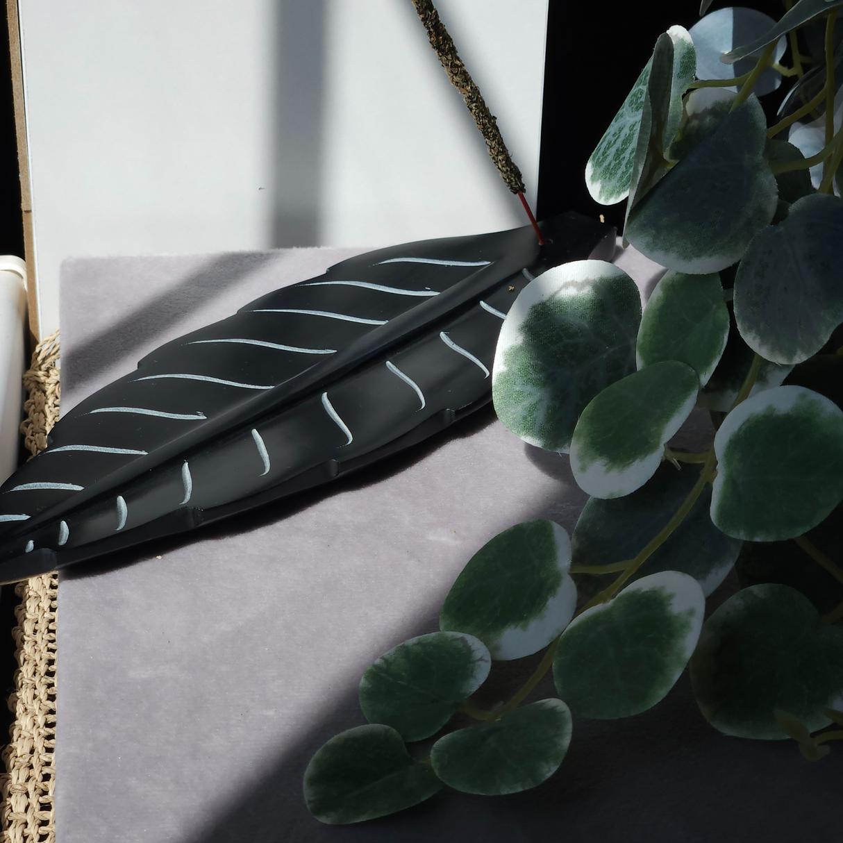 Incense Stick Burner Leaf-shaped
