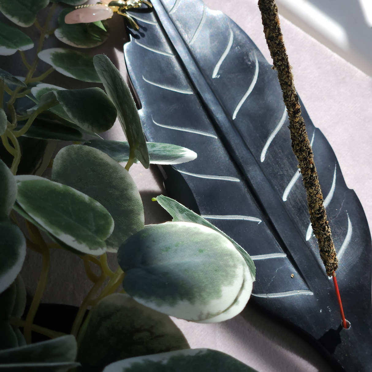 Incense Stick Burner Leaf-shaped